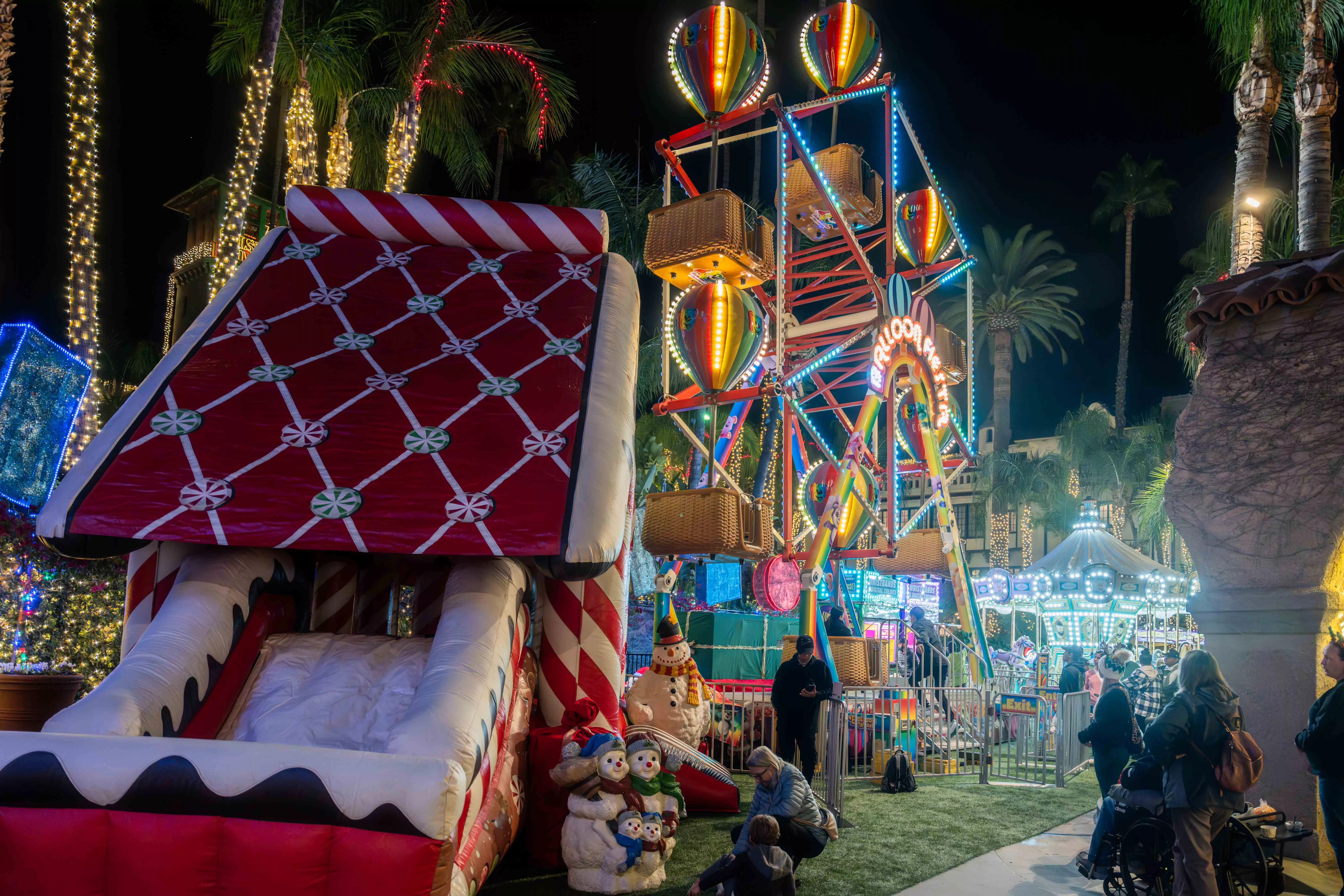 a kiddie ferris wheel themed as a hot air balloon ride